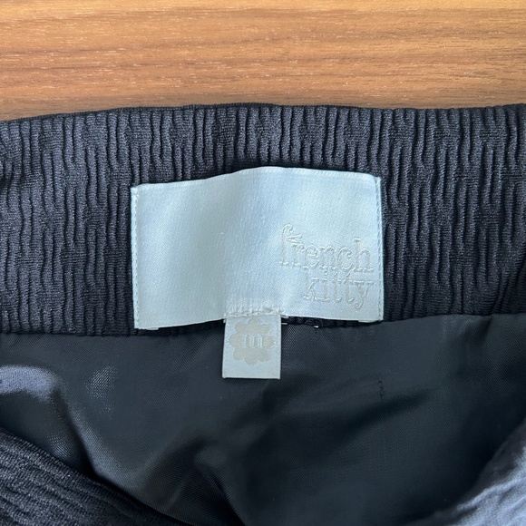 M Black Crepe Textured Mini Skirt - Picture 4 of 7